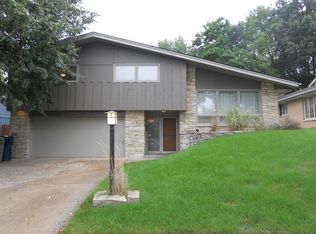 3305 W Poe St, Milwaukee, WI 53215