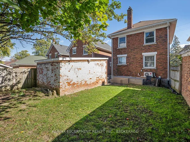 3 Carleton St S #MAIN — Photo 28