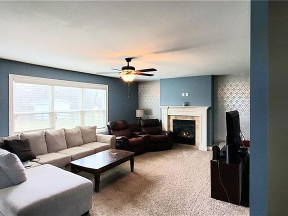 5th image of 107 Hidden Village Ct
