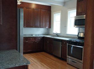 3927 Kirk St APT 2, Skokie, IL 60076