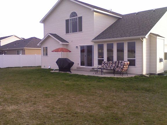 3rd image of 819 Kelsea St
