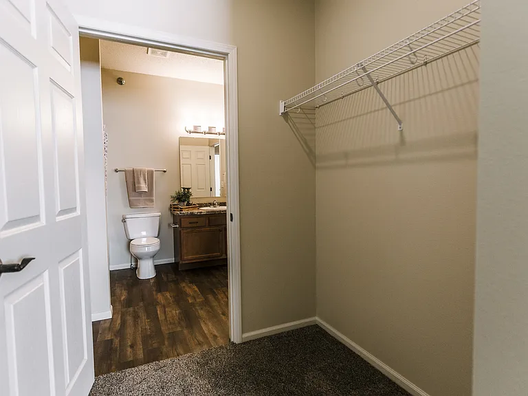 Lakewood Crossing Apartments — Photo 20