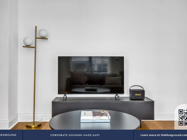 160 E 48th St #8G — Photo 4