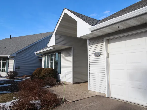 1511 Waters Edge Cir, Northfield, MN 55057