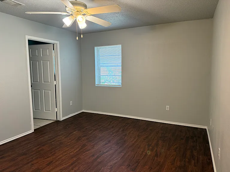 6104 Wheaton Dr — Photo 6