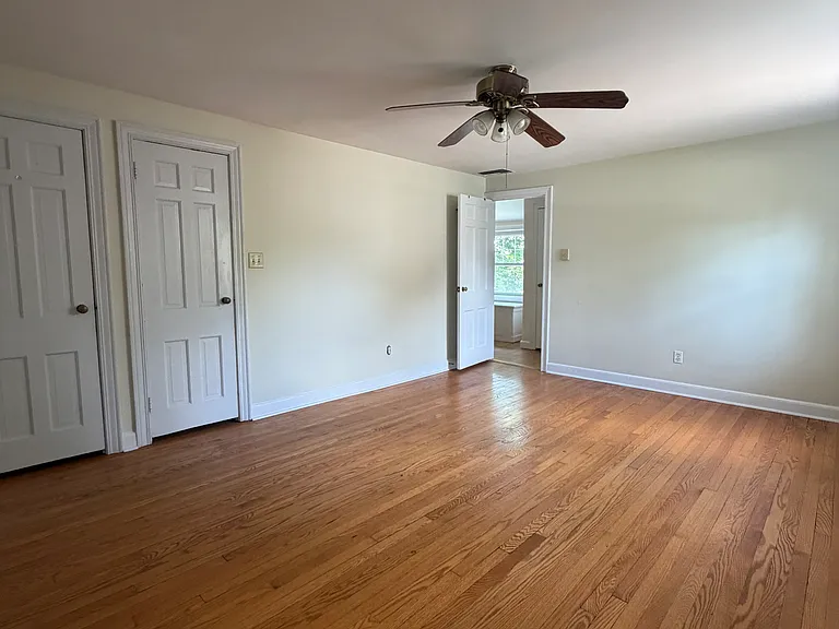 324 E Cedar St — Photo 10
