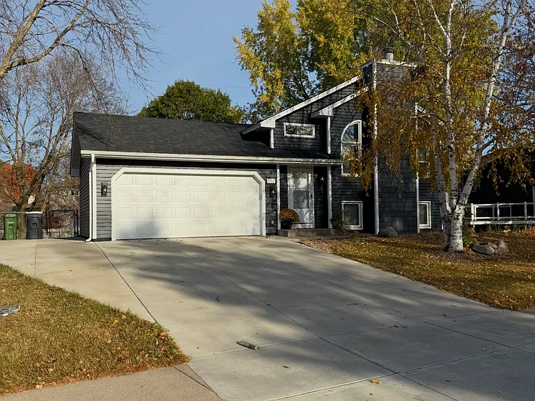 Two car garage, well maintained family home for rent.