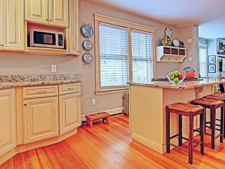 98 Lorimer Ave #2 — Photo 8
