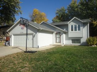 13749 Huntington Ave, Savage, MN 55378