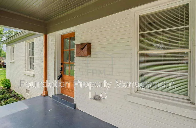 3749 Rhea Ave — Photo 4