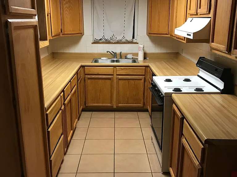 1304 Buena Vista Dr SE — Photo 11