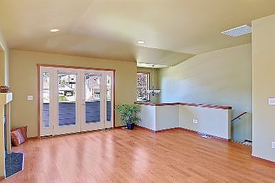 4th image of 3407 Lombard Ave