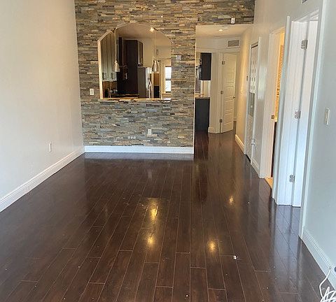 2nd image of 930 NE 33rd Ter #205