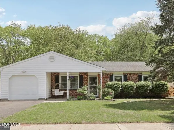 14 Virginia Dr, Howell, NJ 07731