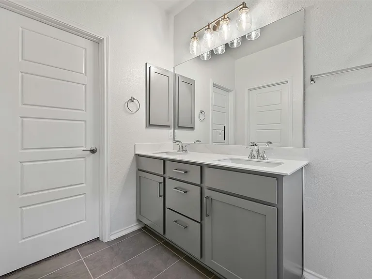 7712 Libretto Ln — Photo 15