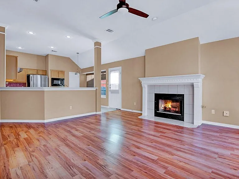 1901 Dapplegrey Ln — Photo 17