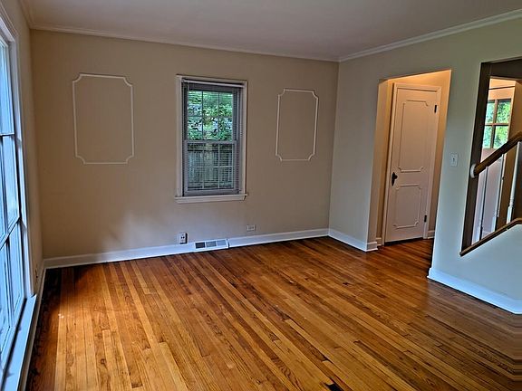 3rd image of 119 Mariposa Ave