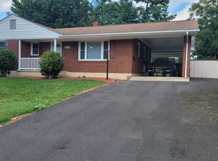 5751 Thornrose Rd, Roanoke, VA 24012