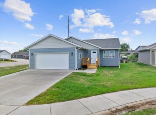 1308 Hilltop Cir, Belle Fourche, SD 57717