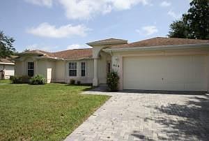 1st image of 679 SW Hillsboro Cir