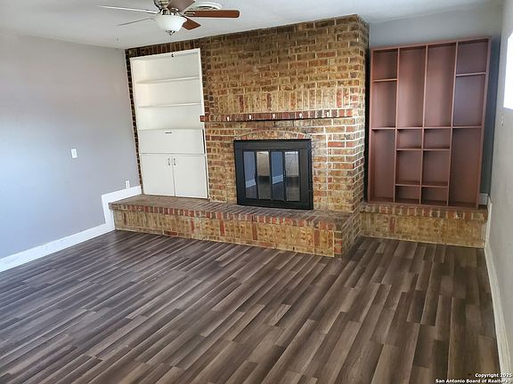 4th image of 4215 Warpath St