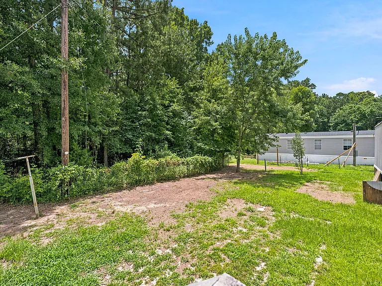 1046 Artic Loop — Photo 23