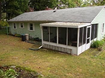 2nd image of 940 Shady Ln