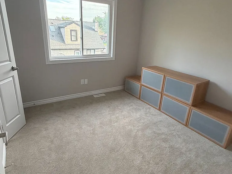 103 McLaughlin St — Photo 10