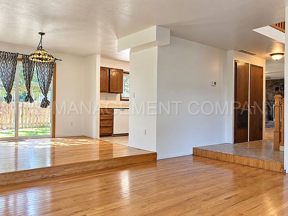 4th image of 1127 Sunburst St