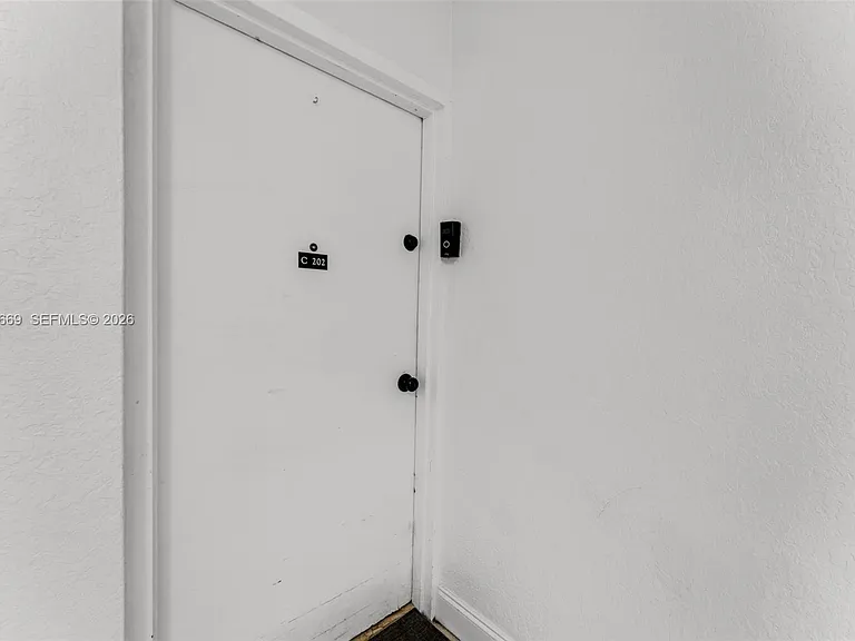 9001 SW 77th Ave #C202 — Photo 17