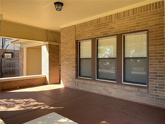 3rd image of 1226 Amarillo St