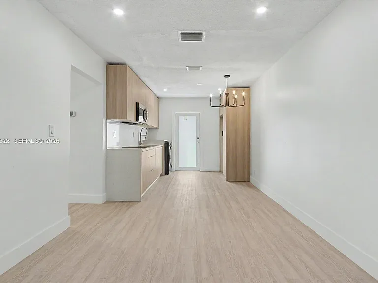 55 SW 13th St #A — Photo 3