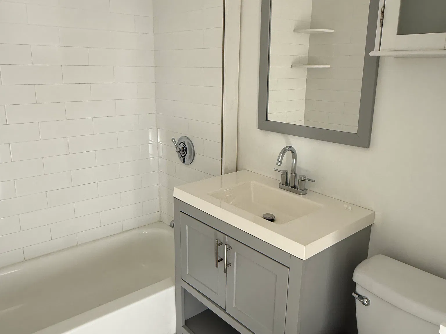 2 bed, 1000 sqft, $1,800 — Photo 4