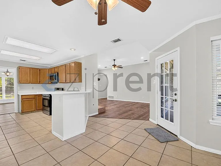 2508 Hawk Dr — Photo 11