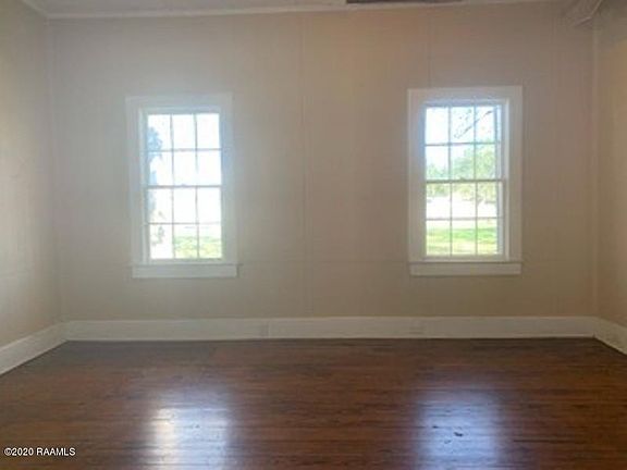 5th image of 907 Iberia St