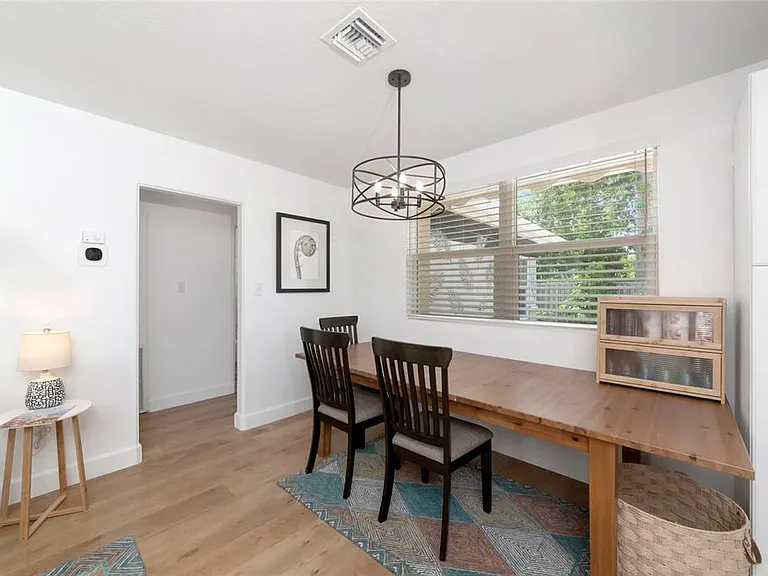 1034 N 22nd St — Photo 37