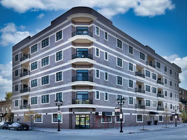 105 S Cottage Hill Ave #303, Elmhurst, IL 60126