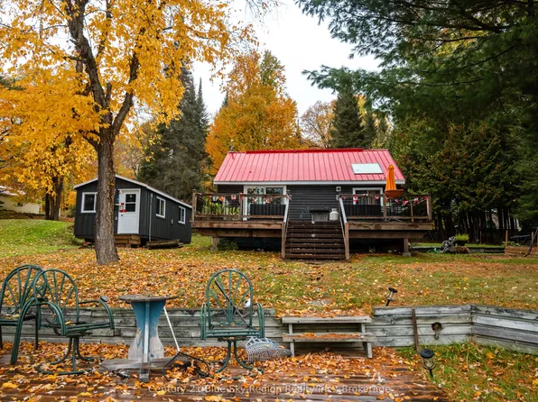 2261 Peninsula Rd, North Bay, ON P1B 8G4