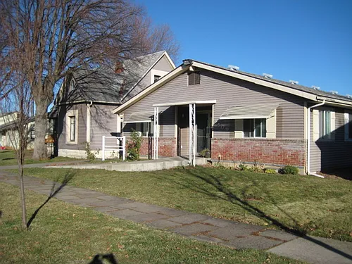 2109 3rd St Photo 1