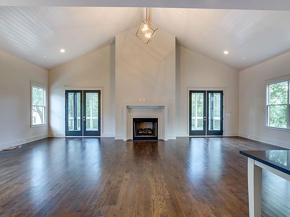 3rd image of 4607 Lealand Ln