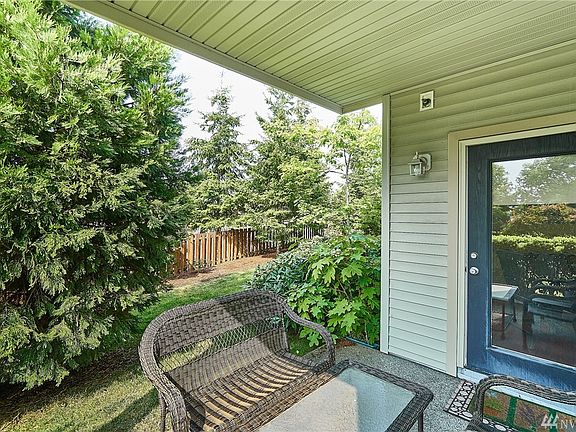 3rd image of 1031 61st St SE APT 101