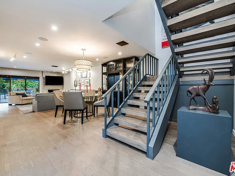 4635 Clybourn Ave — Photo 13