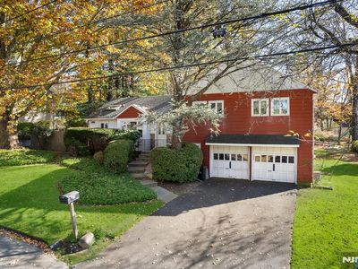 15 Strawberry Hill Rd, Hillsdale, NJ, 07642