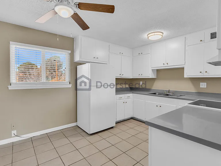 9400 Montrose Ct #27 — Photo 12