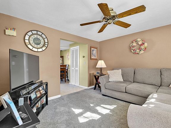 4th image of 94 Durham Rd Unit 94