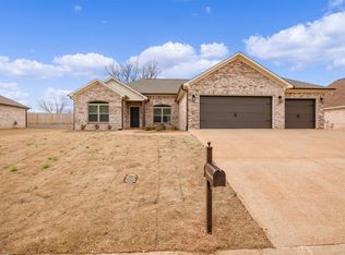 17 Ivybrook Dr, Jackson, TN 38305