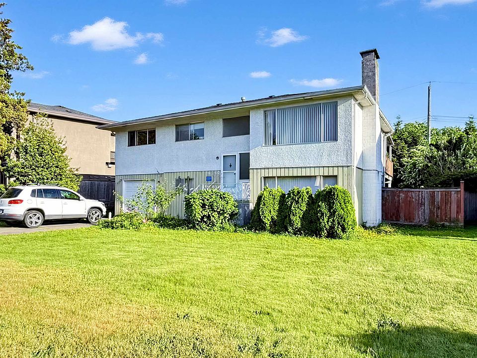 1st image of 10580 Dennis Cres