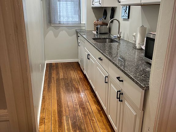 3rd image of 30 New Hampshire Ave #1