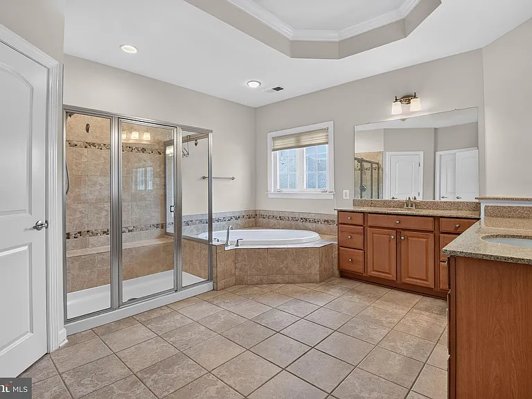 24949 Earlsford Dr — Photo 22