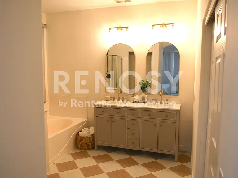 10413 W Roanoke Ave — Photo 15